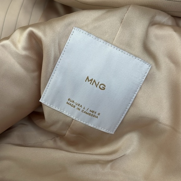 NWT MNG Mango Pinstripe Long Sleeve Single-Breasted Suit Blazer in Beige size L - Picture 15 of 16